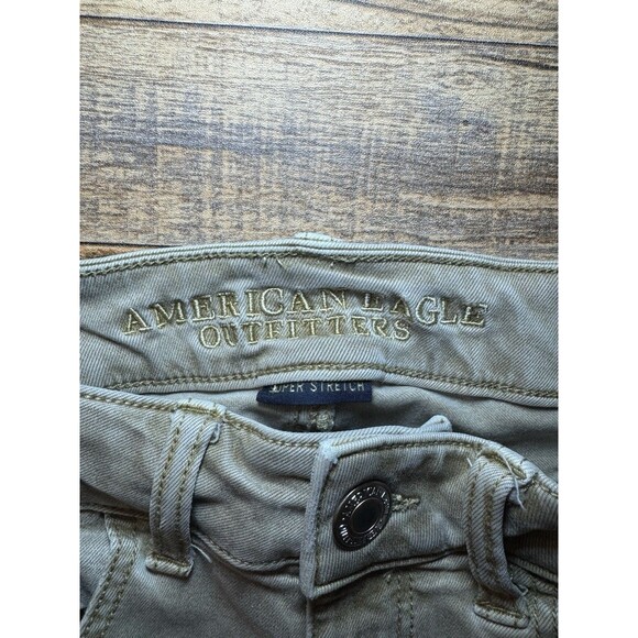 American Eagle Womens Size 0 Khaki Tan Shorts Medium Wash Midi Inseam 5" Bermuda - Picture 3 of 6